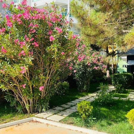 Rumar Hotel Durrës Eksteriør billede