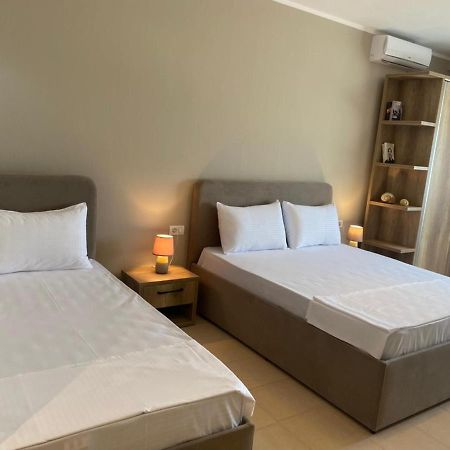Rumar Hotel Durrës Eksteriør billede