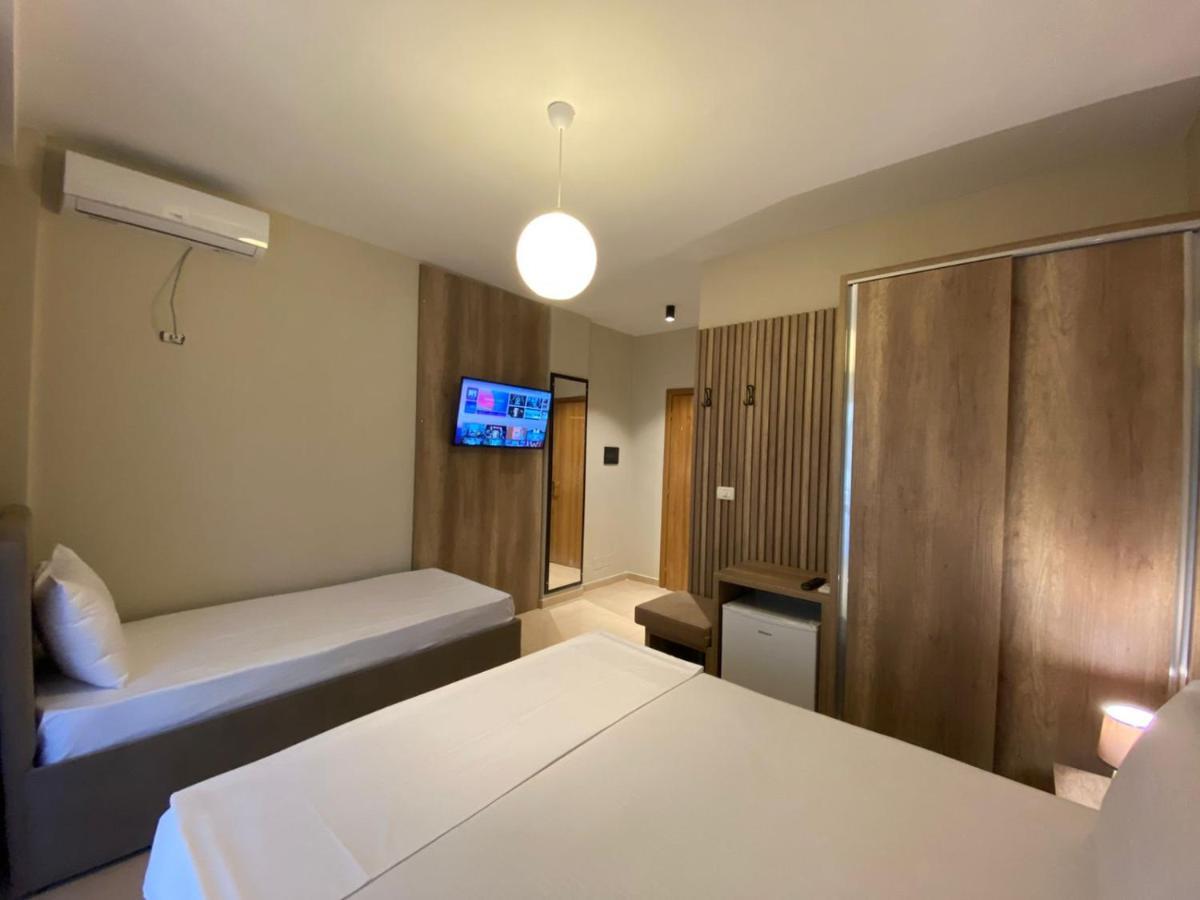 Rumar Hotel Durrës Eksteriør billede
