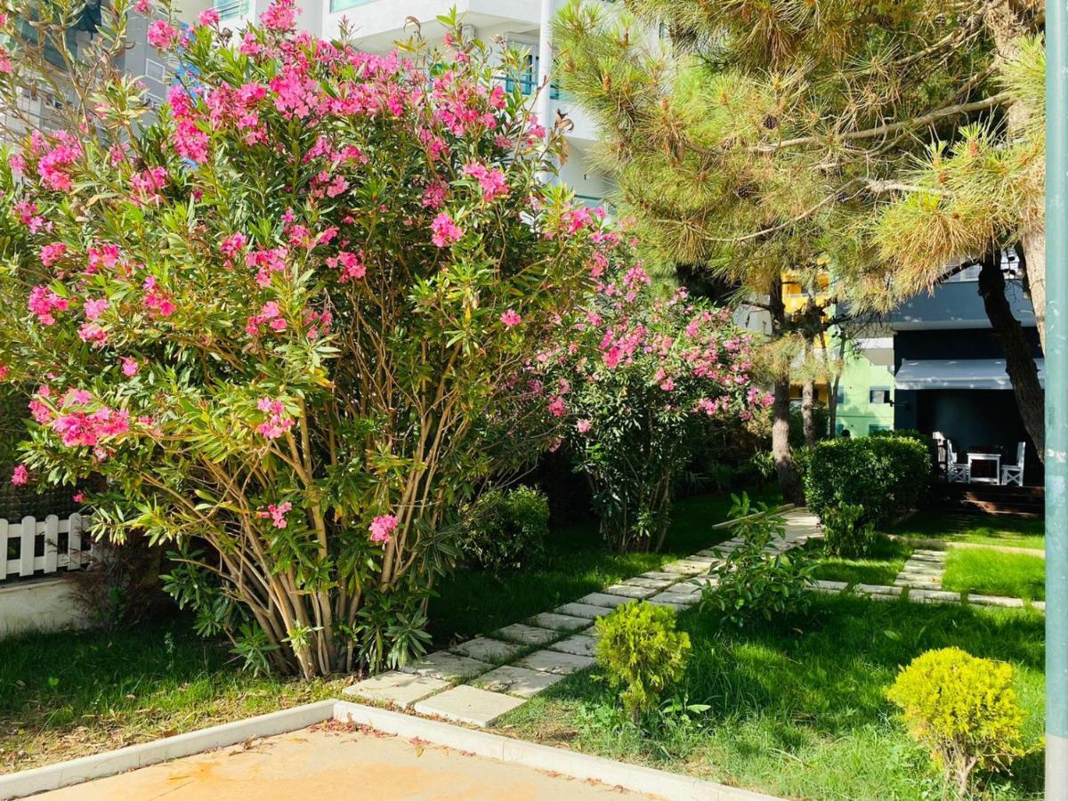 Rumar Hotel Durrës Eksteriør billede