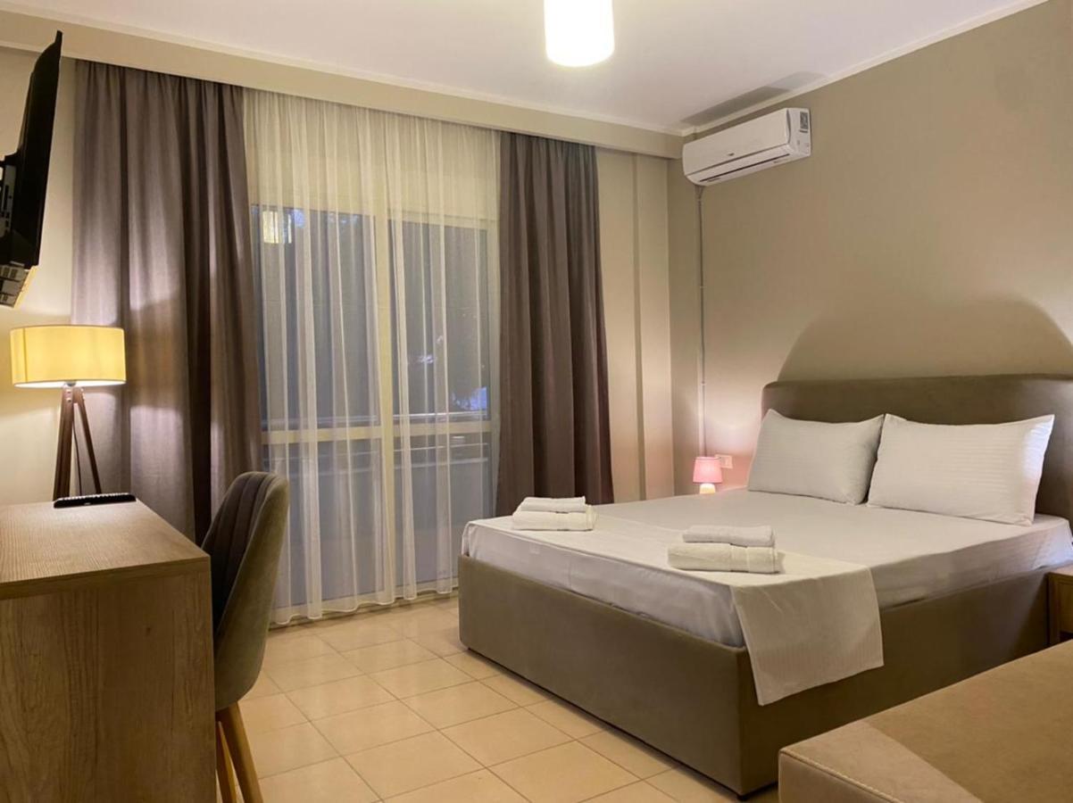 Rumar Hotel Durrës Eksteriør billede