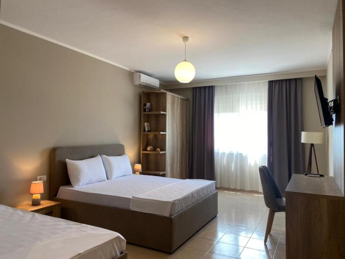 Rumar Hotel Durrës Eksteriør billede