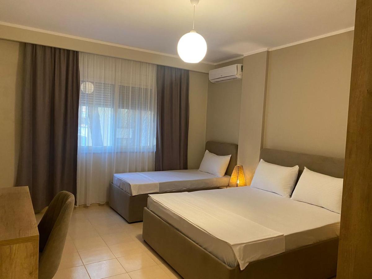 Rumar Hotel Durrës Eksteriør billede