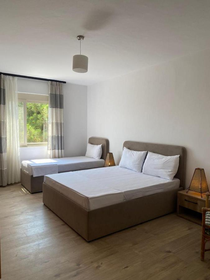 Rumar Hotel Durrës Eksteriør billede