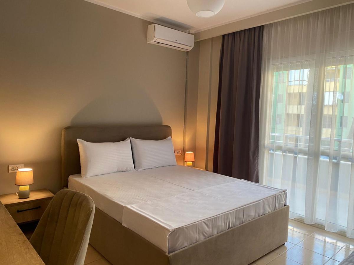 Rumar Hotel Durrës Eksteriør billede