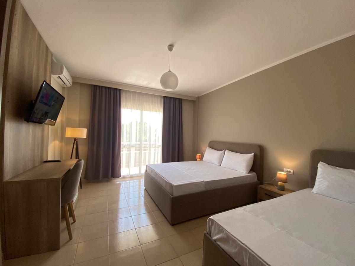 Rumar Hotel Durrës Eksteriør billede