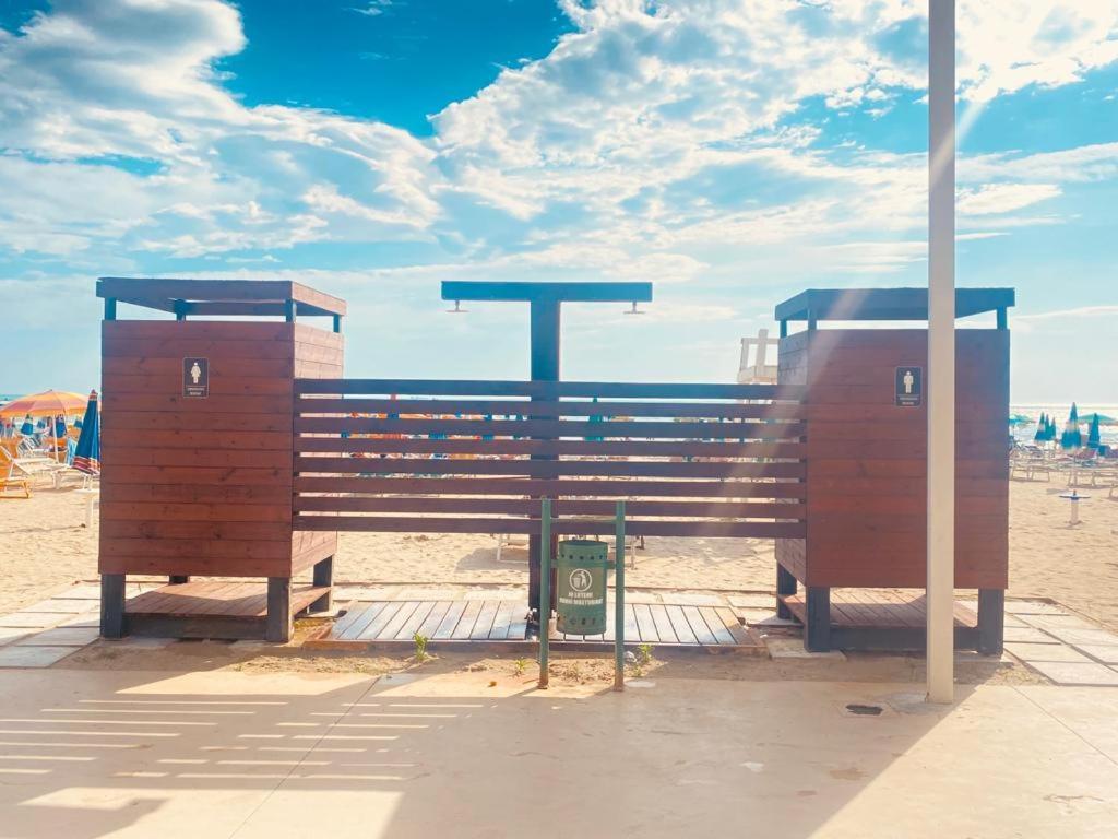 Rumar Hotel Durrës Eksteriør billede