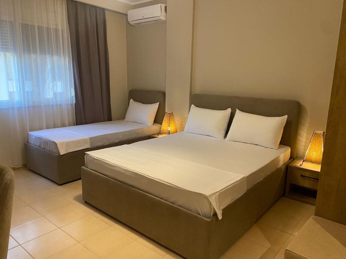 Rumar Hotel Durrës Eksteriør billede