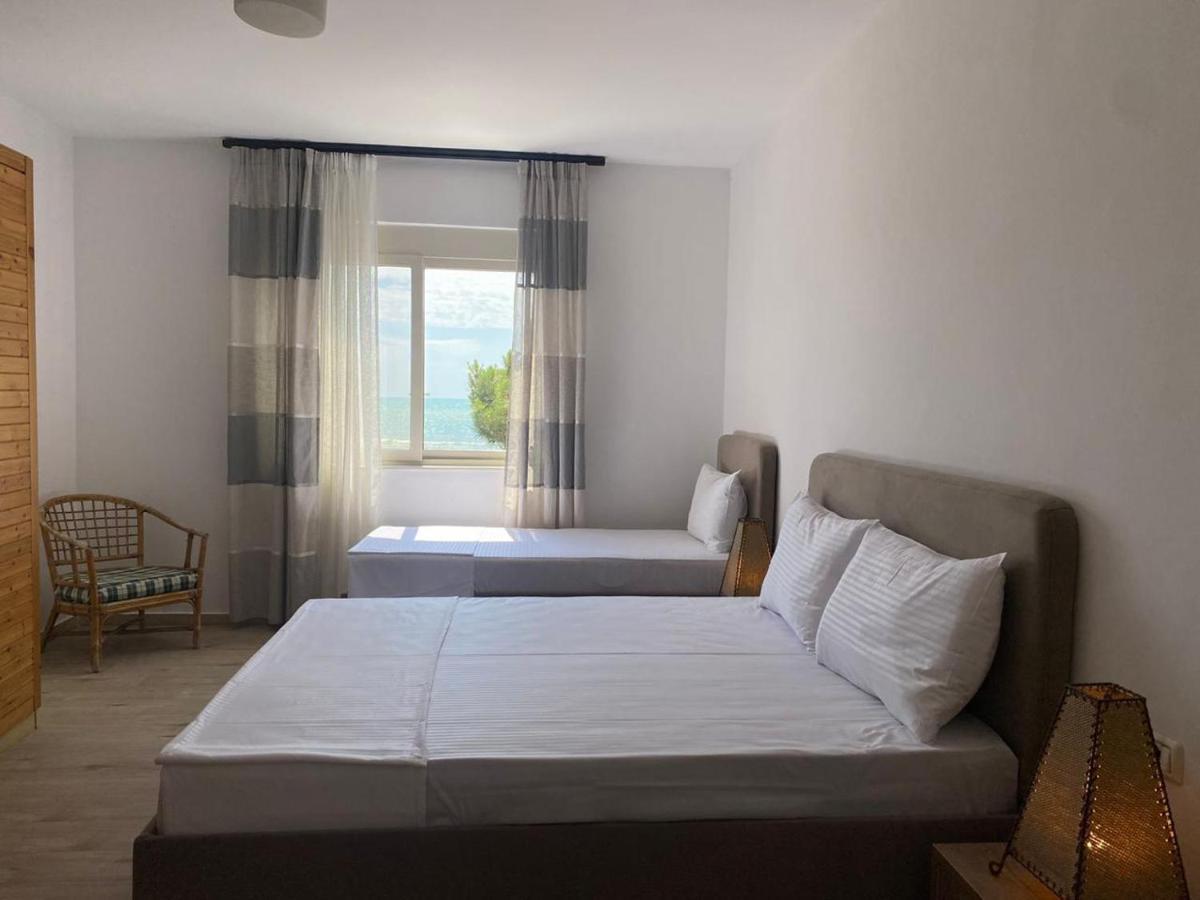 Rumar Hotel Durrës Eksteriør billede