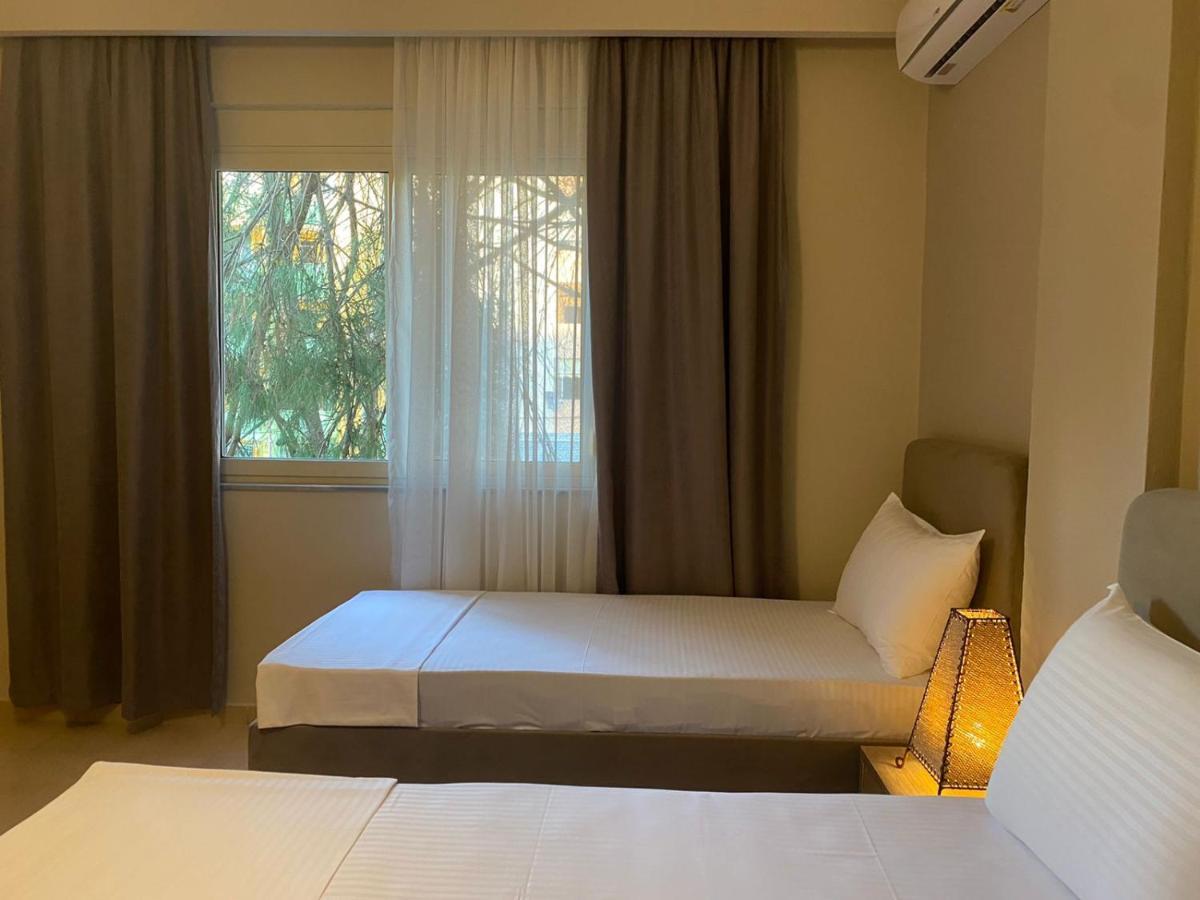 Rumar Hotel Durrës Eksteriør billede